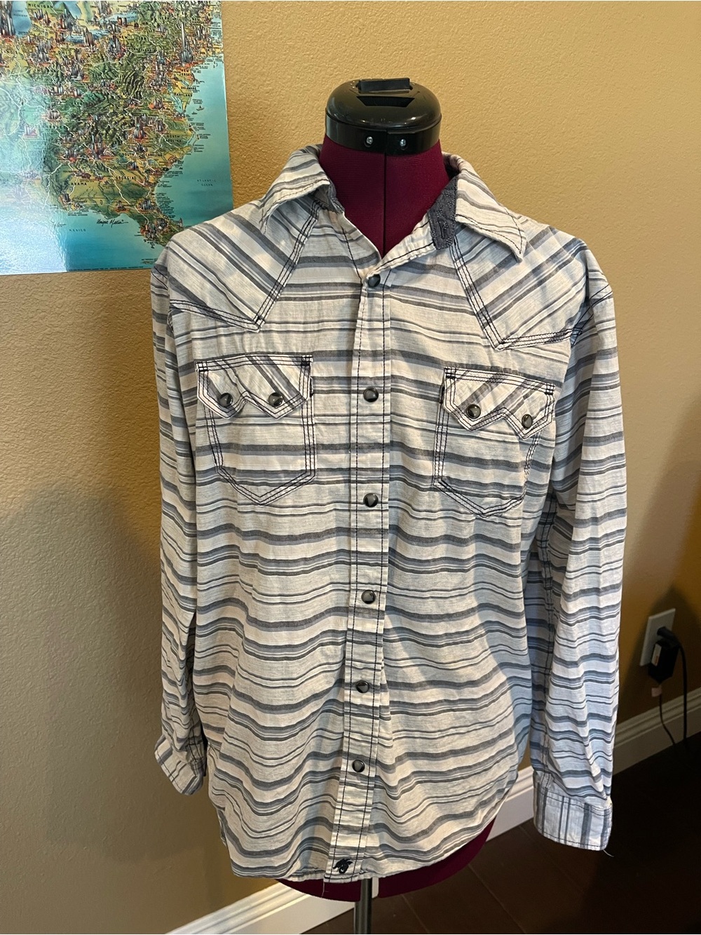Moon Shine Spirit by Brad Paisley Western Shirt Size S